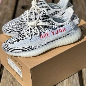 Adidas Yeezy Boost 350 V2 Sneakers